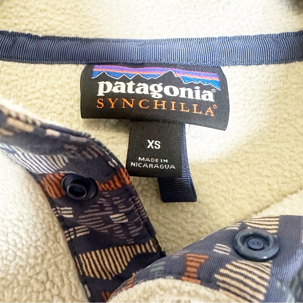 Patagonia Women's Lightweight Synchilla Snap-T Pullover XSmall Aztec - Picture 6 of 11